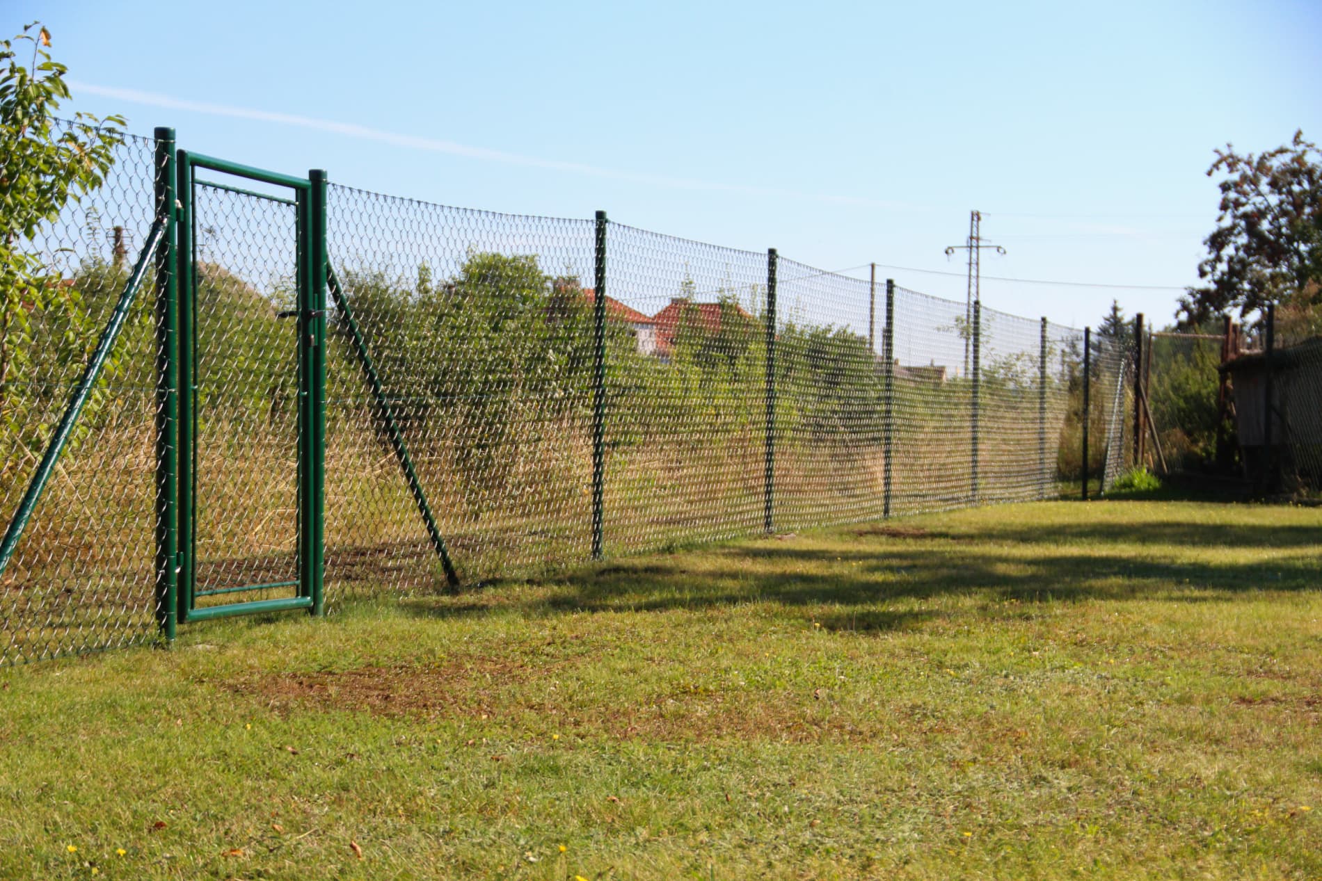 zelené čtyřhranné pletivo bez napínacího drátu poplastované branka ideal